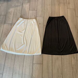 2 Vintage Lace Trim Midi Slips Black & White M